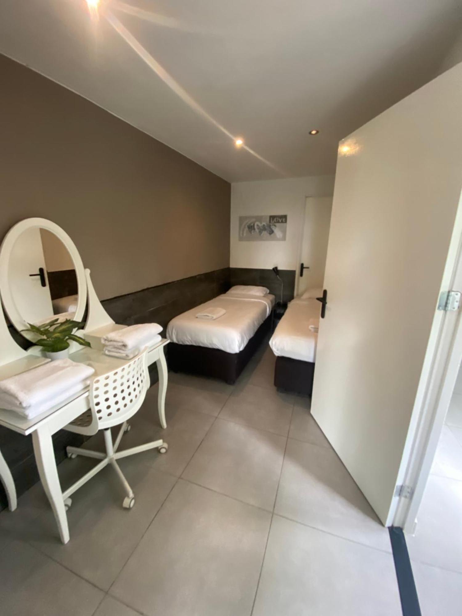 Bungalow Haarlem Amsterdam With Jacuzzi Vijfhuizen Eksteriør billede